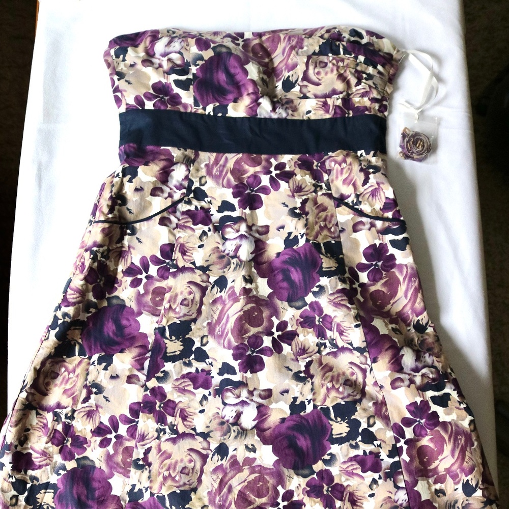 RW&CO Floral Summer Dress Women's Size 2 Purple Navy Taupe Scalloped Wedding